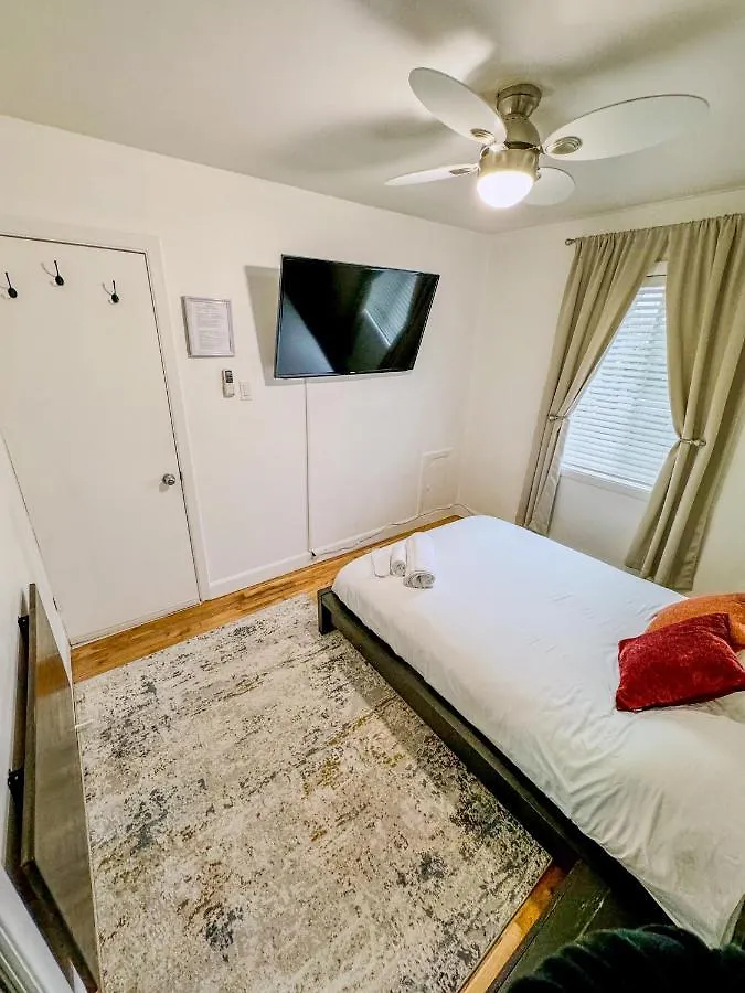 Barel Residence Homestay Longueuil 0*,  Canada